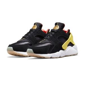 Nike Air Huarache Yellow Strike | Sz 7 Women - runs small